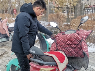 信息技術(shù)學(xué)院開展“弘揚雷鋒精神，青年志愿者與你同行”志愿服務(wù)活動