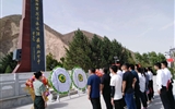 “瞻仰革命先烈，弘揚(yáng)愛國(guó)精神”主題黨日活動(dòng)